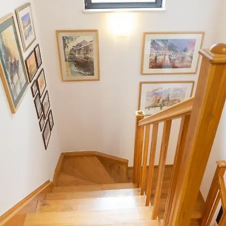 Monicasa Szczesliwice * Varşova